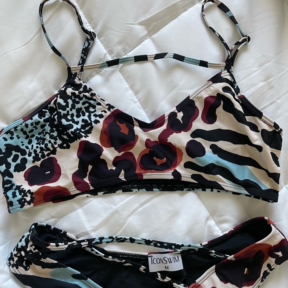 Bathing Suit/Two-Piece Bikini - Picture 3 of 4